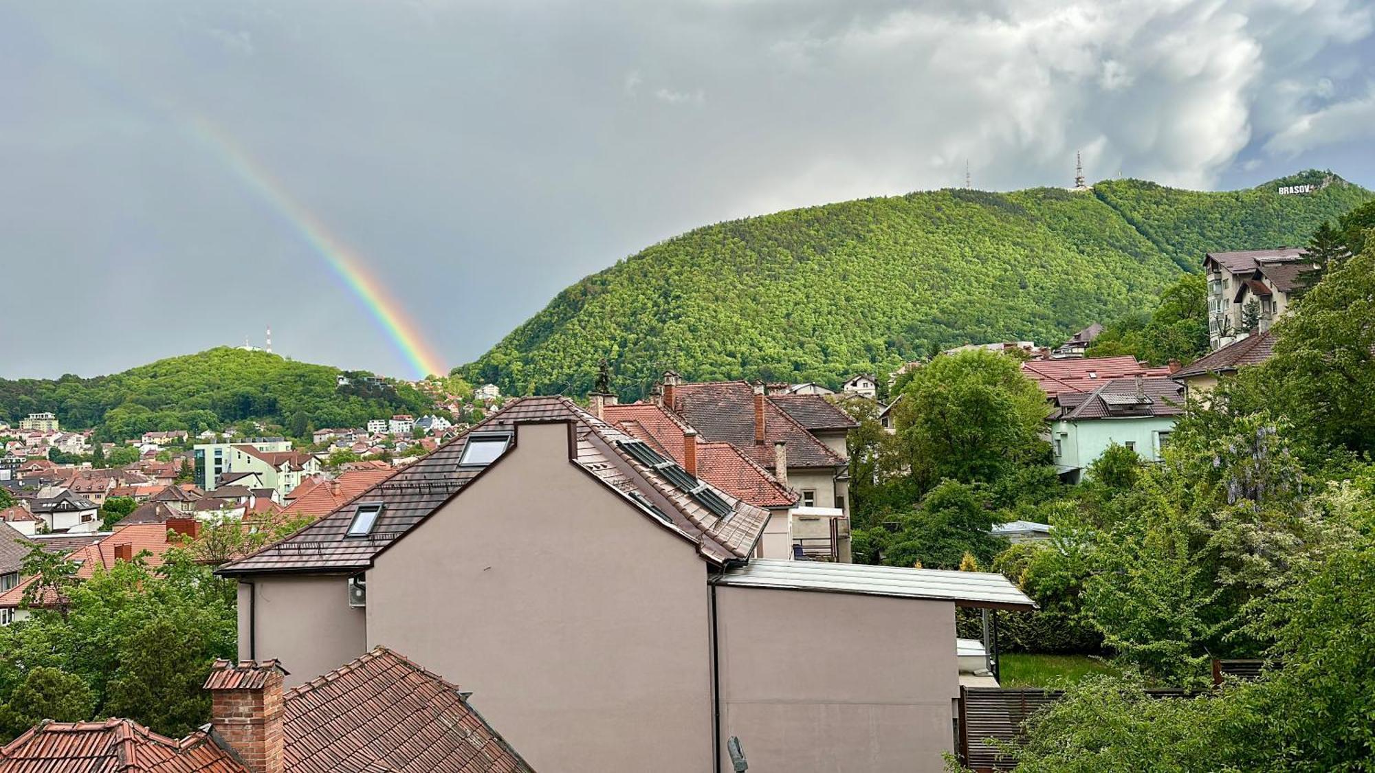 Central Premium Apartment Brasov Bagian luar foto