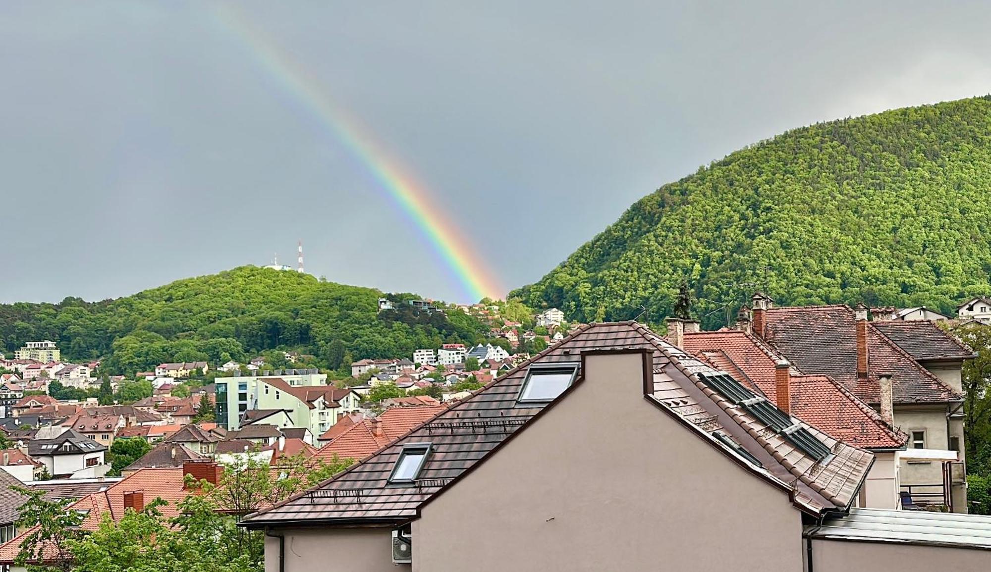 Central Premium Apartment Brasov Bagian luar foto